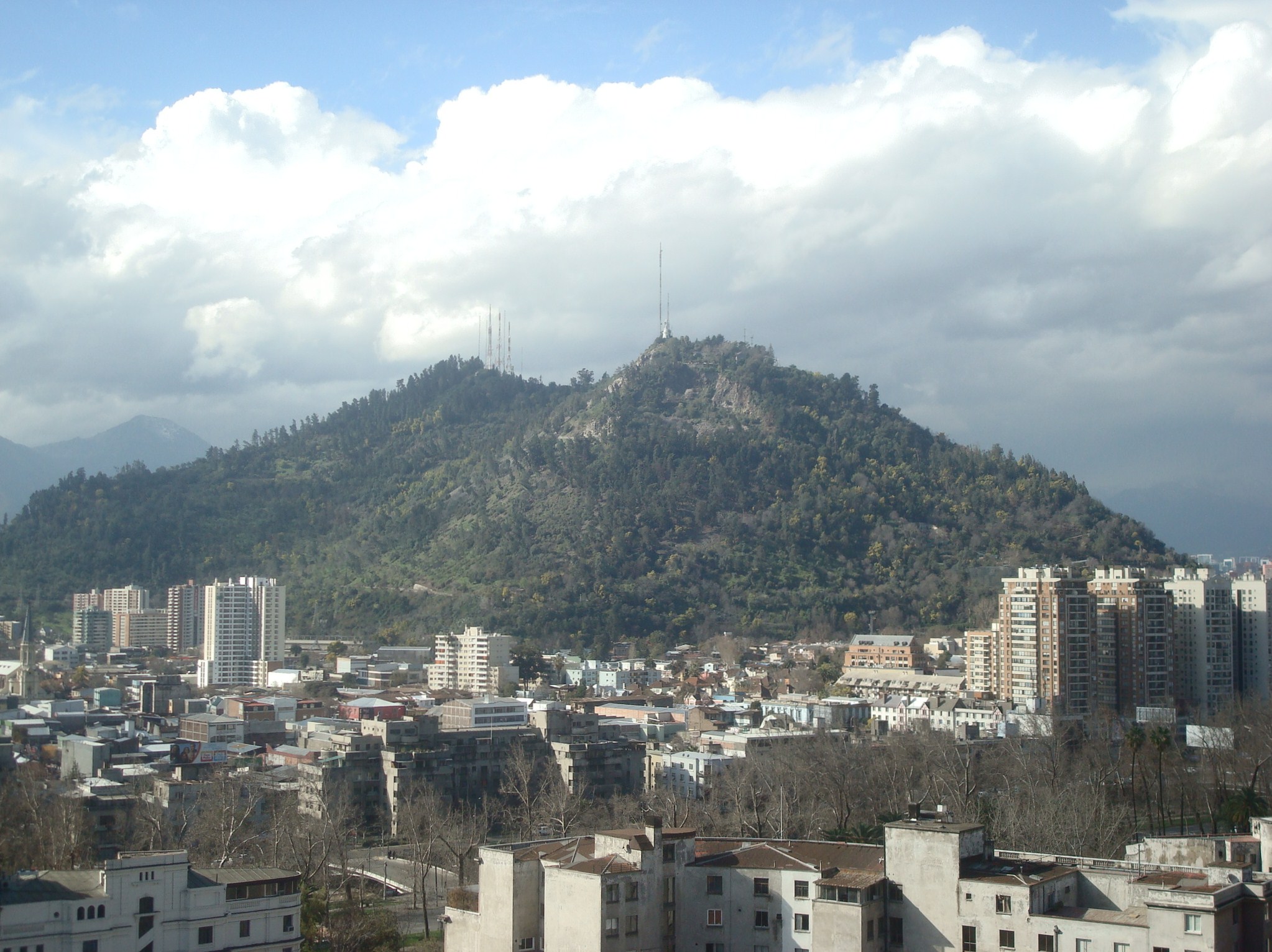 Cerro San Cristóbal, vistas de la ciudad a 880 metros de altura
